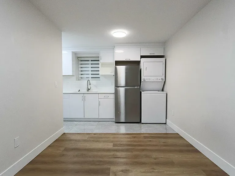 16792 18b Ave #1 — Photo 12