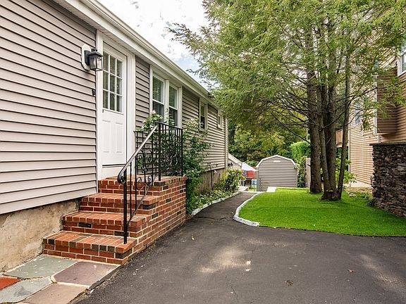 2nd image of 52 Burpee Rd