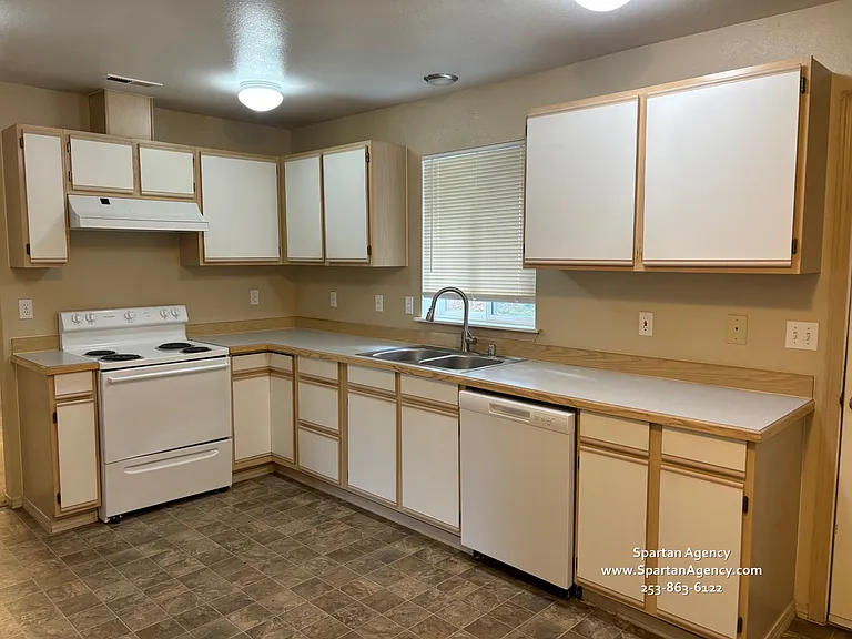 13520 107th Avenue Ct E #13520 — Photo 8