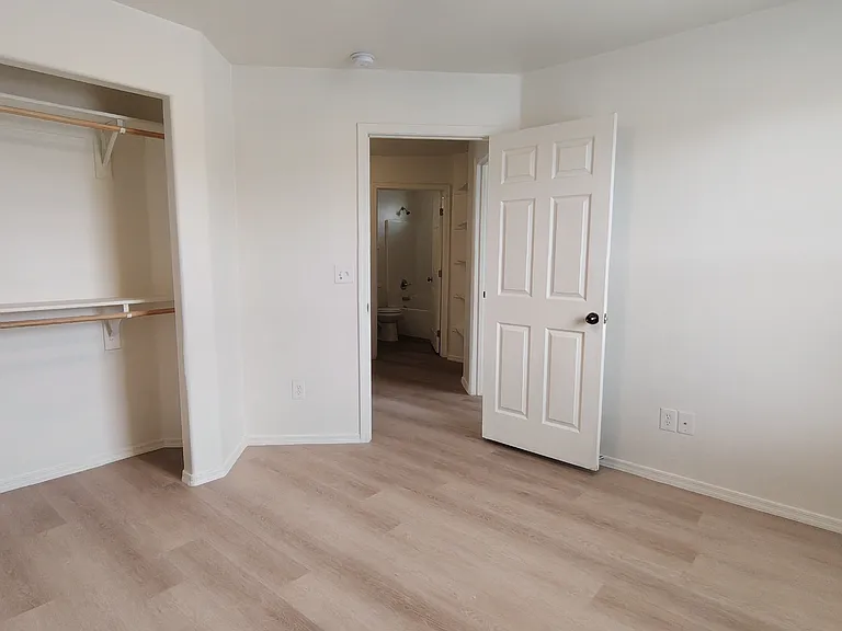 4 E Delta Rd #1 — Photo 11