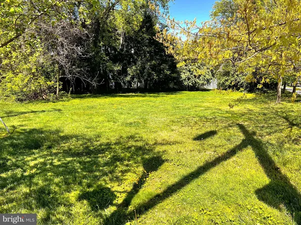 Rock Spring Rd, Arlington, VA 22207