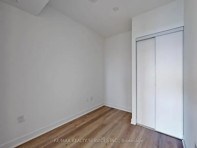 86 Dundas St E #1320 — Photo 18
