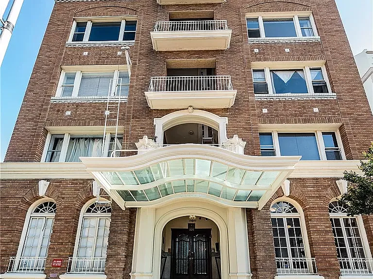 325 W 3rd St #106 — Photo 14
