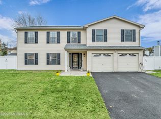 38 Kiwi Loop, Howell, NJ 07731