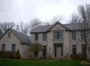 52611 Spring Valley Ln, Granger, IN 46530