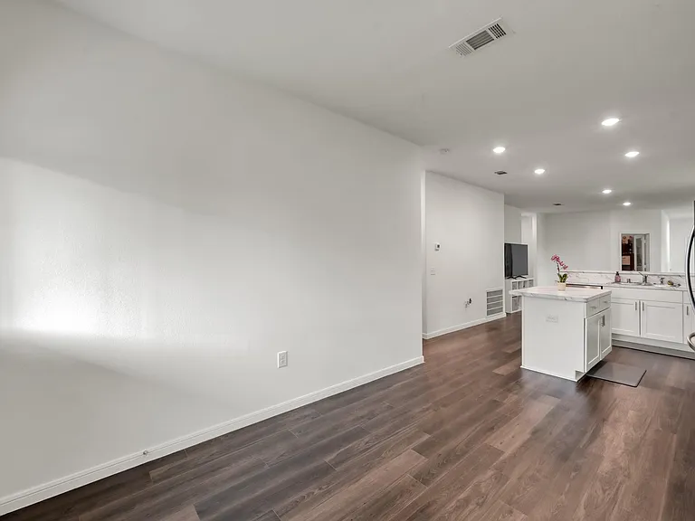 16435 Big Hickory Dr — Photo 14