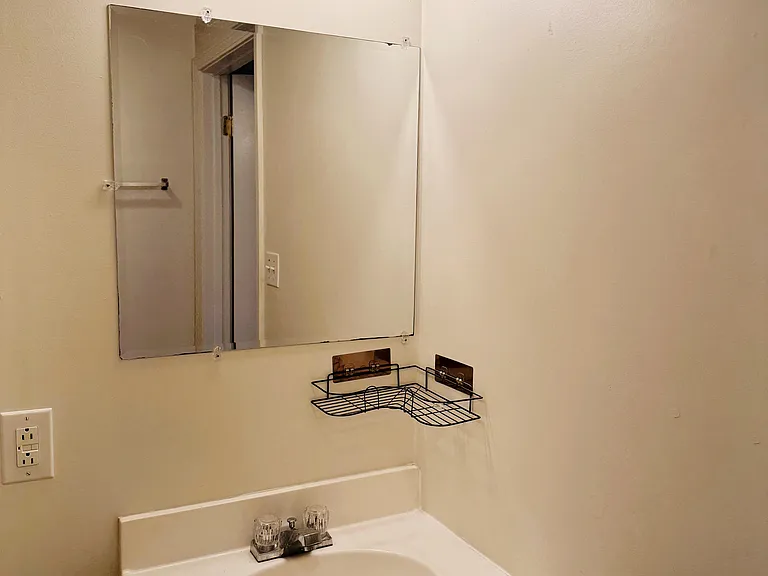 2806 S Lyons Ave — Photo 11