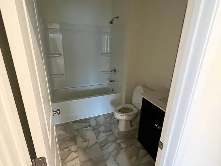 233 Emmett Dr — Photo 9