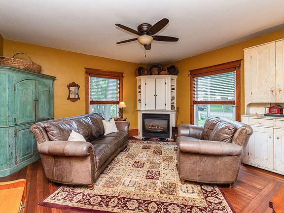5th image of 104 N Circle Dr