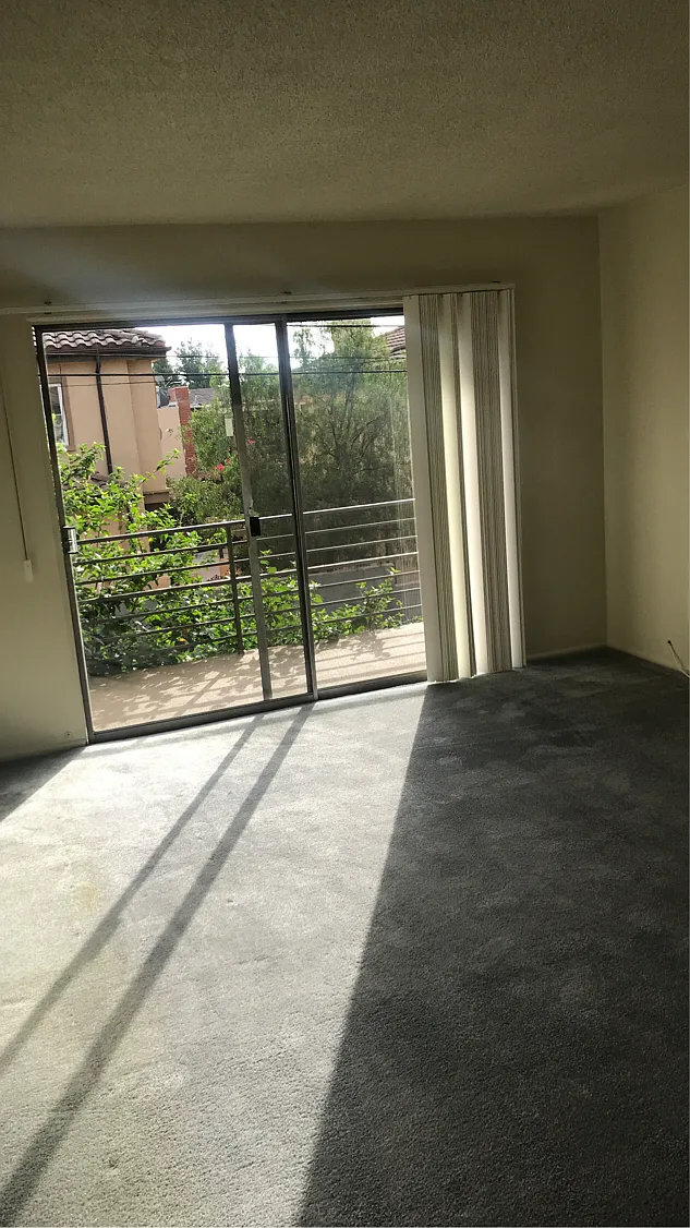Front unit - 1028-B - one bedroom - 1028 W Huntington Dr