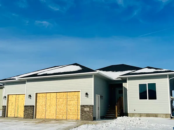 110 Atlantic Cir, Harrisburg, SD 57032