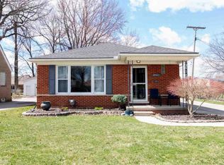 28411 Shock St, Saint Clair Shores, MI 48081