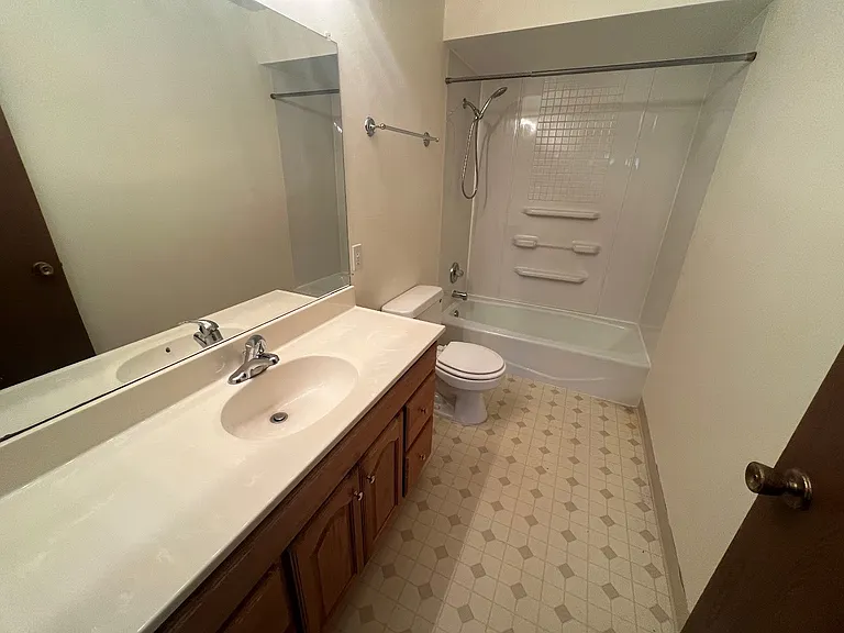 5228 Trafalger Pl — Photo 15