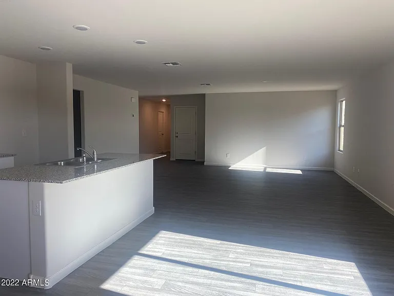 2052 E Velvet Pl — Photo 16