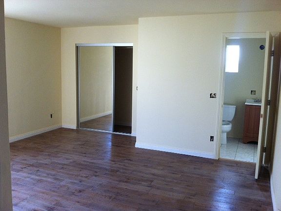 master bedroom w master bath