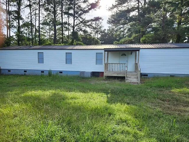 3 bed, 1216 sqft, $1,350 — Photo 2