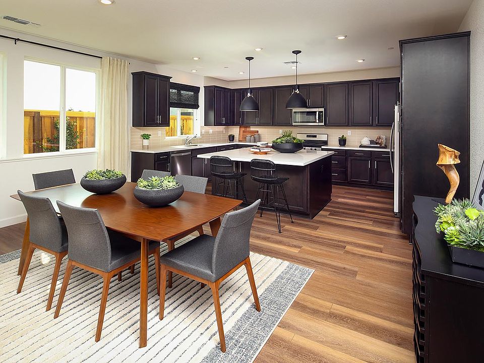 Dining Room Kitchen of Residence Six at Chandler in Brentwood, CA by Brookfield Residential