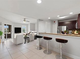 161 Santa Clara Dr APT 10, Naples, FL 34104