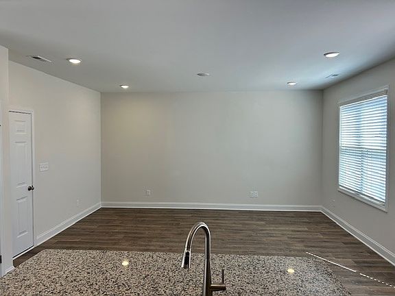 5th image of 95 Favre St