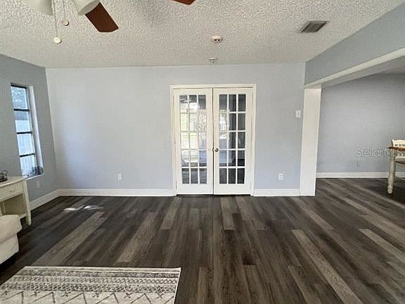 5th image of 1433 Joel Ln