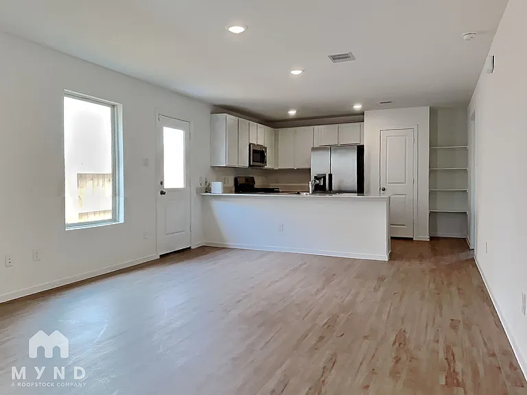 18515 Cepagatti Dr — Photo 3