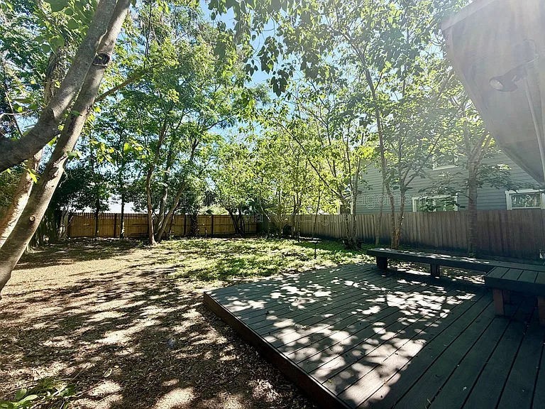 2619 E Washington St — Photo 2