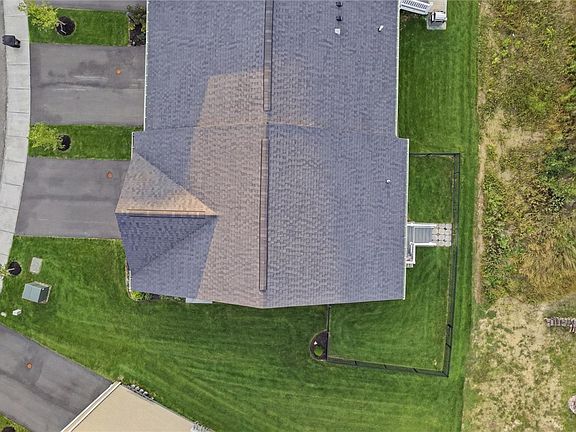 3rd image of 650 Olivia St