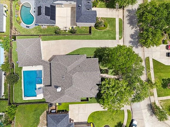 3rd image of 9007 Avebury Stone Cir
