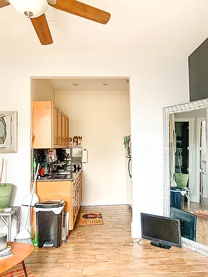 Rented by EXR | media 10