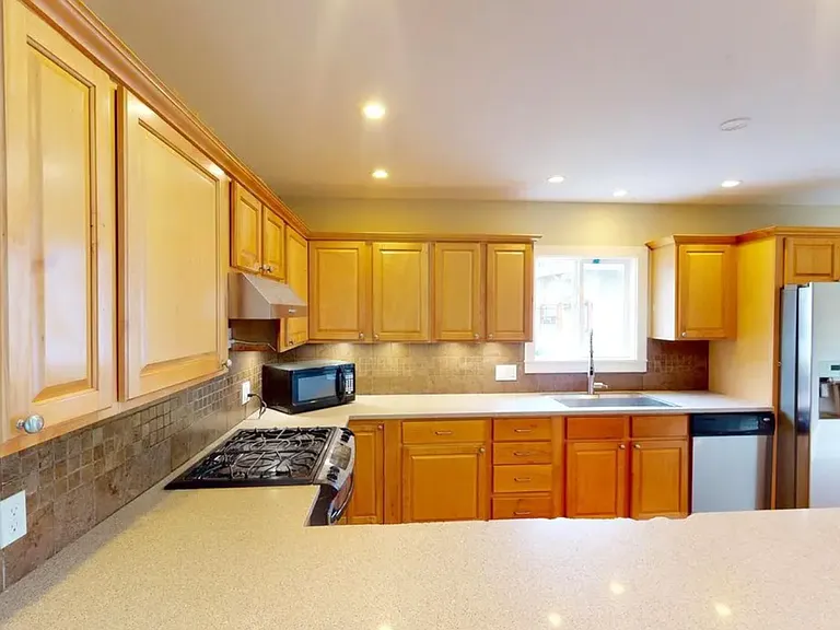 3219 S Graham St — Photo 2