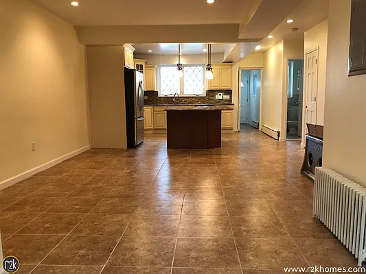 Rented by Realty 2000 Corp | media 24