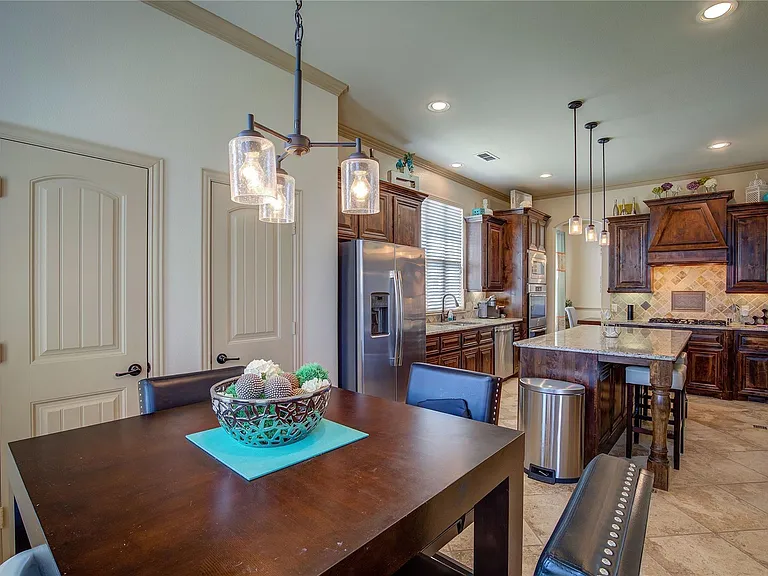 904 Lake Meadow Ln — Photo 9