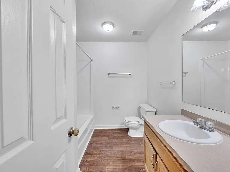 Belmont Heights Apartments & Townhomes — Photo 83
