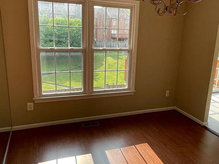 10127 Ebenshire Ct — Photo 3