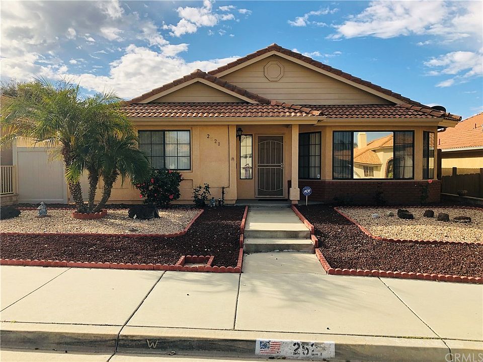 1st image of 2521 Las Brisas Way