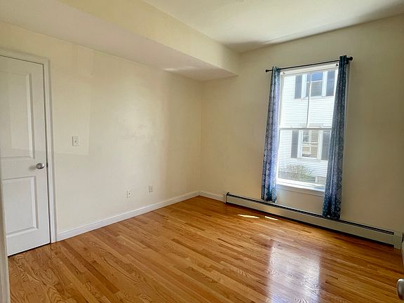 3rd image of 168 Humphrey St #1-1-U