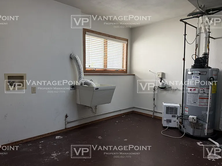 2121 N Cloudview Dr — Photo 9