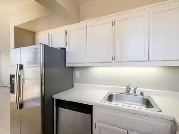 5th image of 900 Bush St APT 906