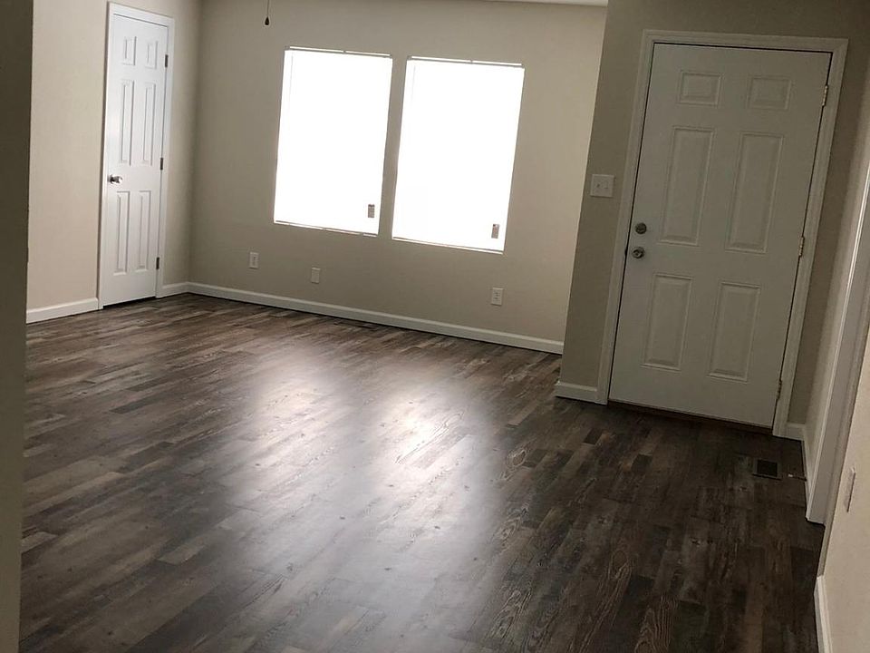 2nd image of 815 Rosedale Ave