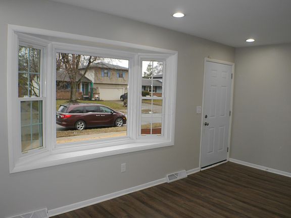 5th image of 1711 Blue Ash Pl