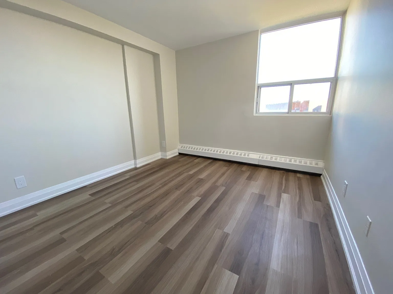 2150 Roche — Photo 3