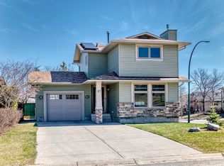 87 SW Berwick Cres NW, Calgary, AB T3K 1P7