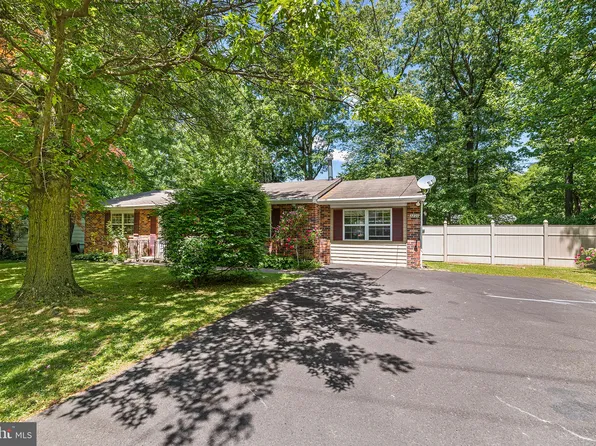 3231 Susquehanna Rd, Dresher, PA 19025