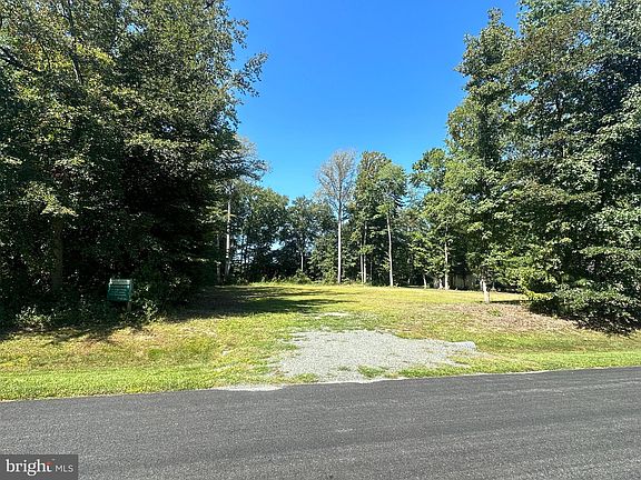 3rd image of 704 Phillips Hill Dr