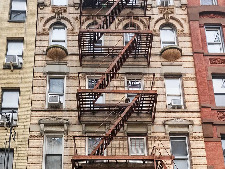 112 Suffolk St #4B — Photo 17