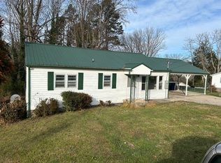 408 Hillcrest Dr, Randleman, NC 27317