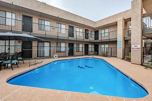 Floor plan Large 1 bedroom no washer dryer