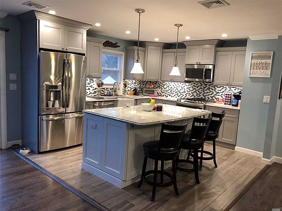 4th image of 20 Columbine Ln