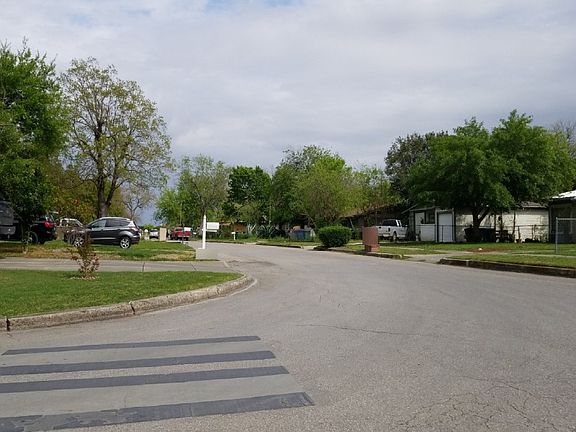 5th image of 205 Northgate Dr