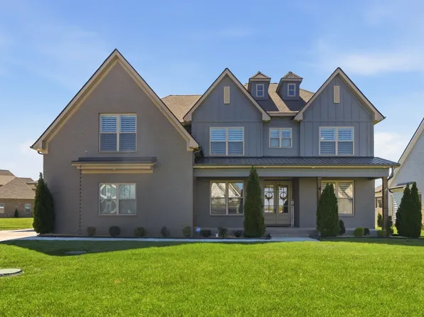 3705 Carriage Dr, Murfreesboro, TN 37128